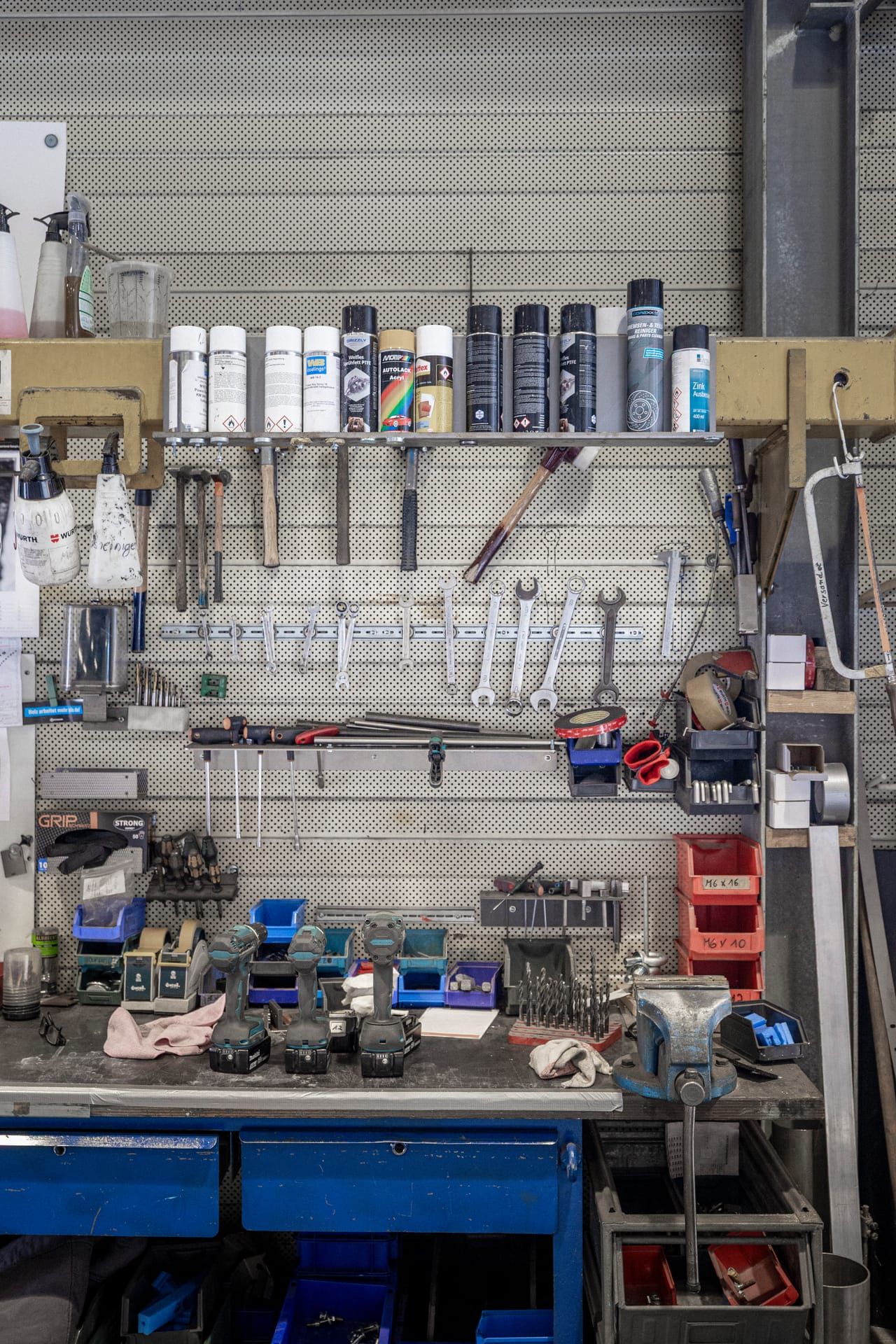 Tool wall at the workstation